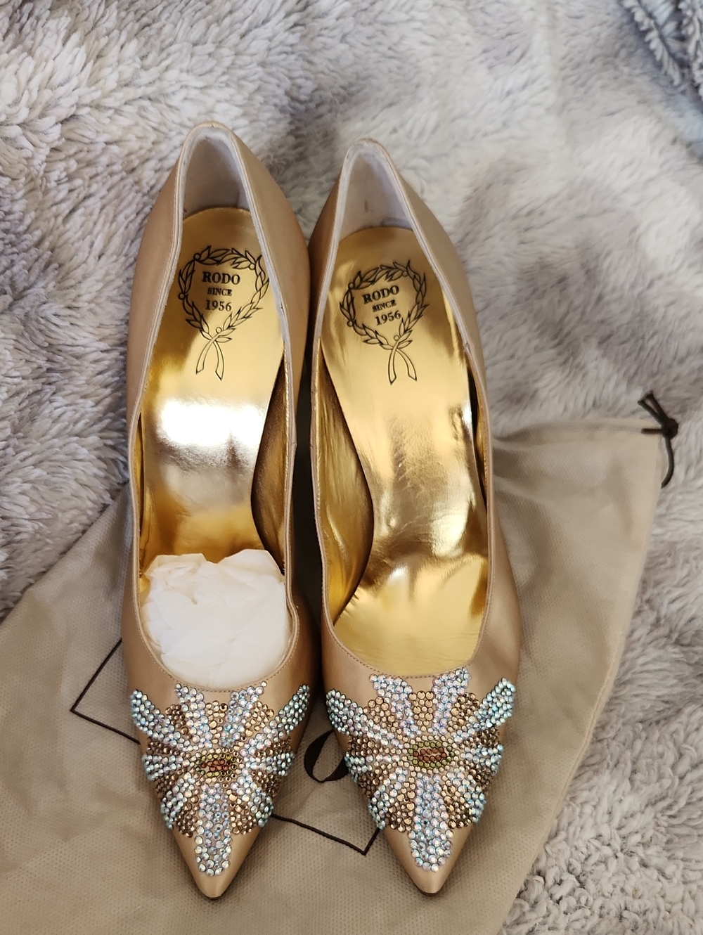 Rodo Nude Gold Pointed Toe Crystal Sunburst Heels